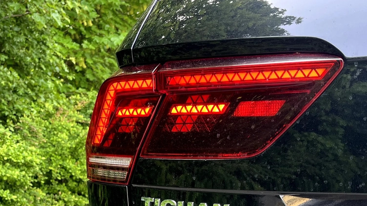 Volkswagen Tiguan cena 95900 przebieg: 144000, rok produkcji 2018 z Ciechanów małe 781